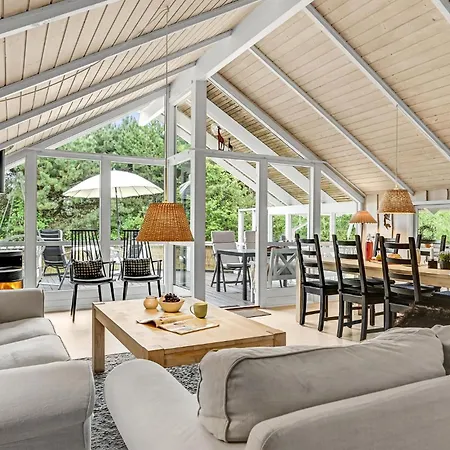 Five-bedroom In Grenaa *