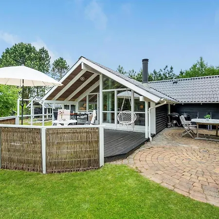 Beautiful In Grenaa With Sauna Holiday home Brondstrup