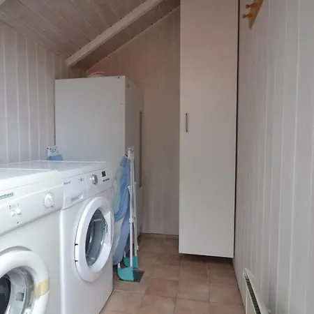 Five-bedroom In Grenaa בית נופש *