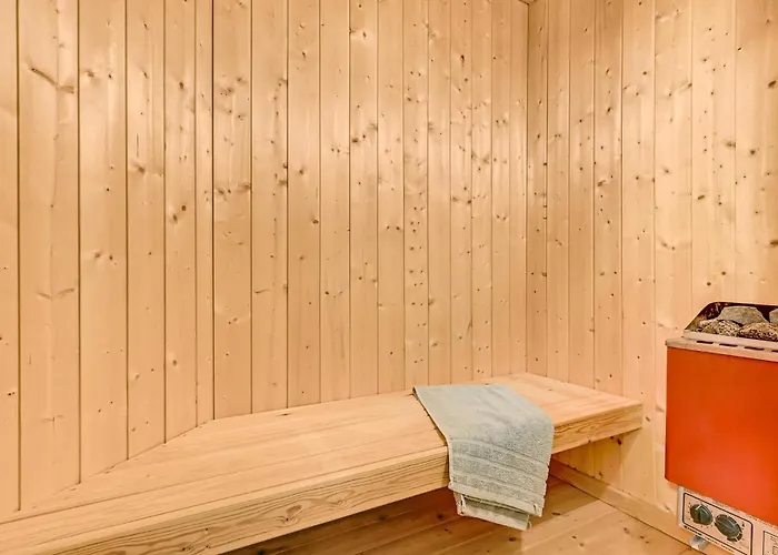 Holiday home Five-bedroom In