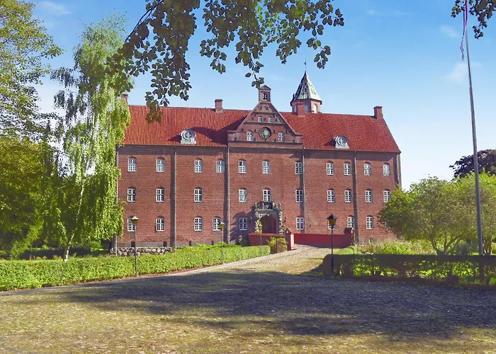 Five-bedroom In Holiday home