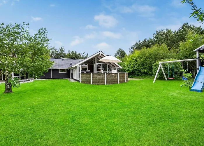 Five-bedroom In Holiday home